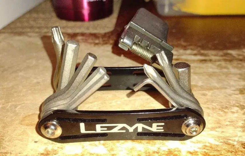 LezyneRAP13multitool (2).webp