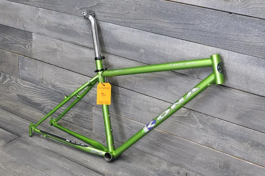 1993 Kilauea 17 Apple Green_1.webp