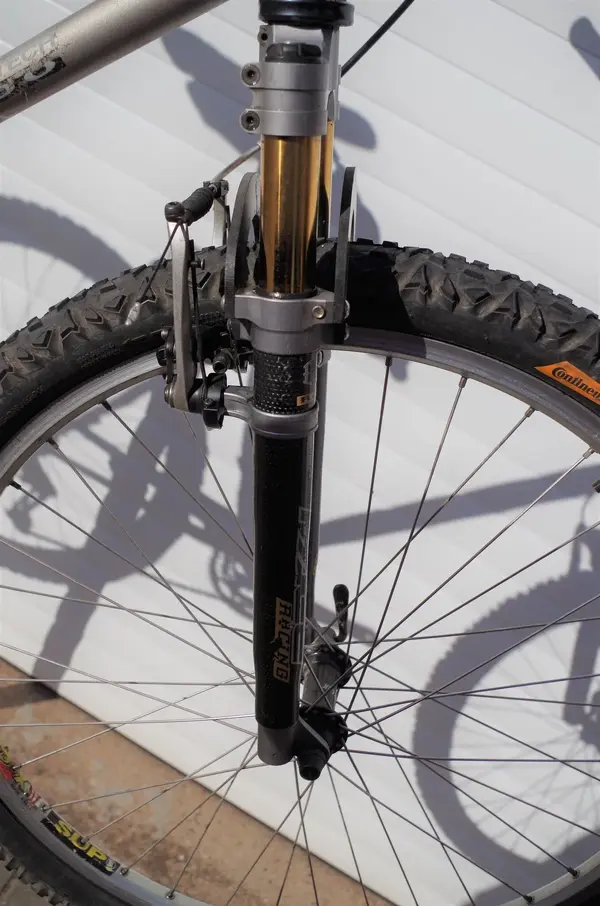 16 Mtrax Pace RC36 forks.webp