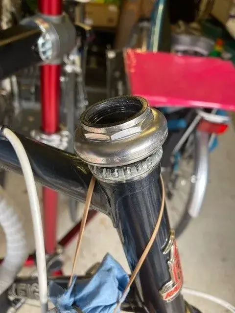 Old Threaded Crown.webp