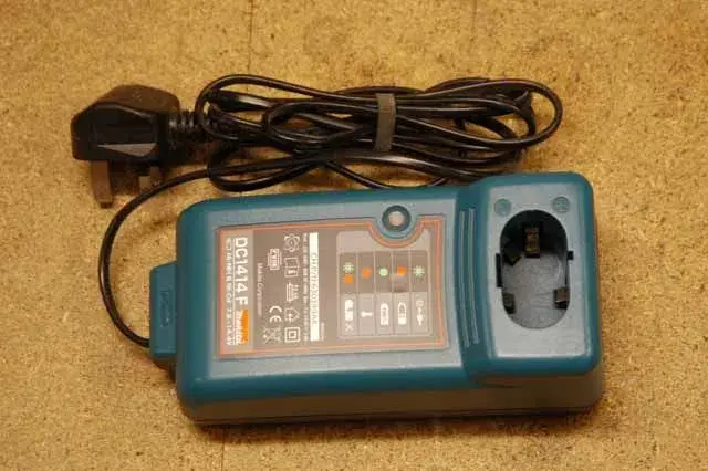 makita charger.webp