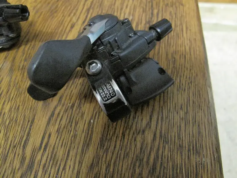 sl-m740 shifters.webp