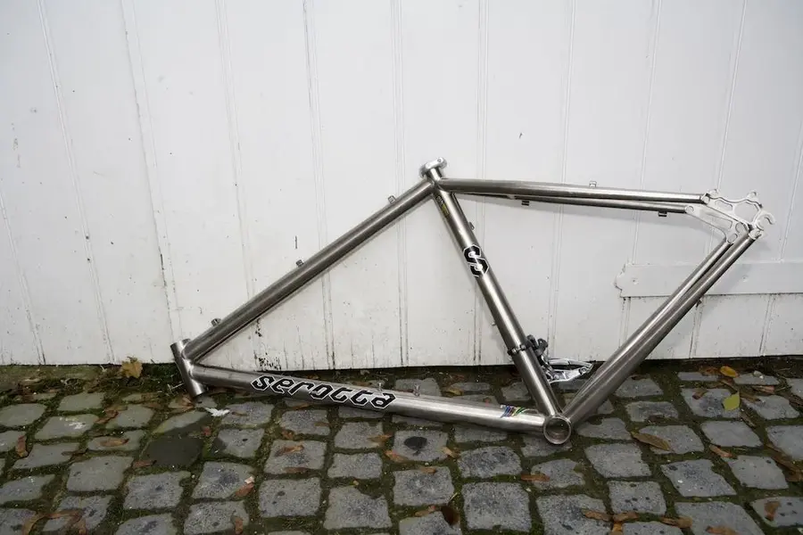 ZP8N9136.webp