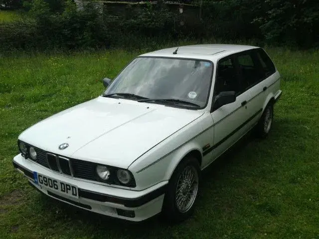 e30_325i_touring_204.webp