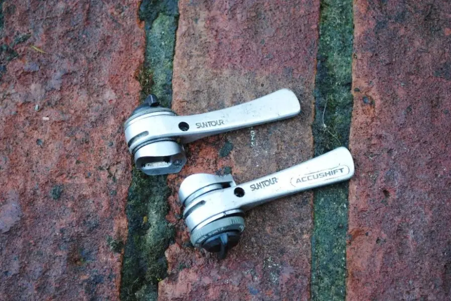 suntour 6spd shifters.webp