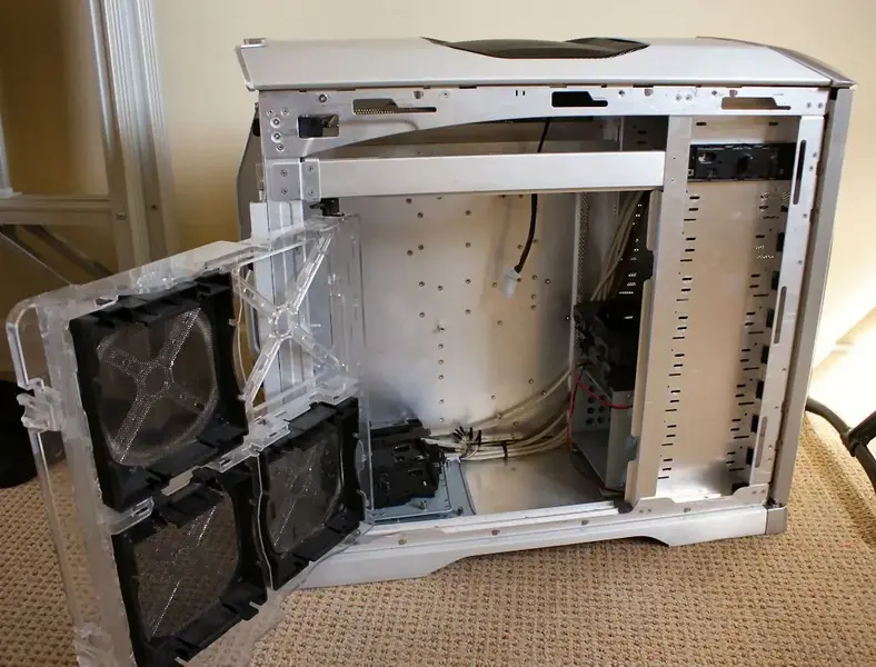 Coolermaster Case Side Open.webp