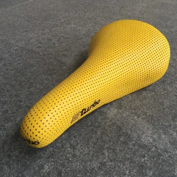 selle_italia_turbo_saddle_perforated_white_1477496433_4afaf442.jpg