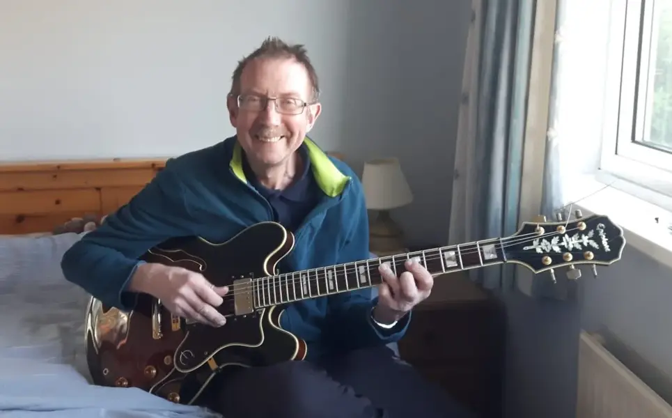 Pip Epiphone 335 refurb final.jpg