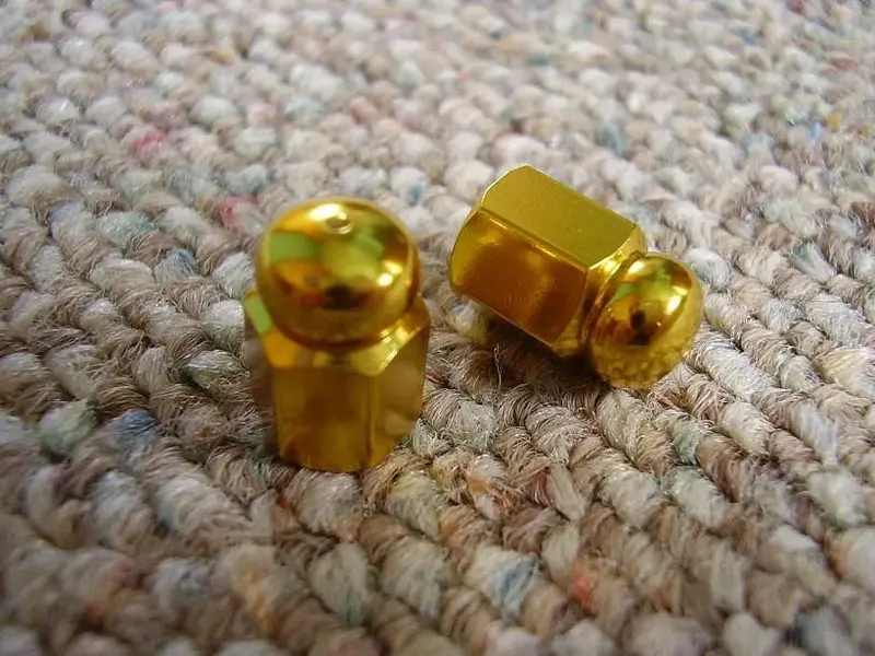 gold caps.webp