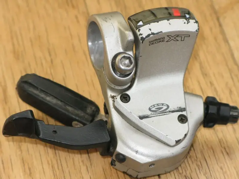 XT M750 RH Shifter.webp