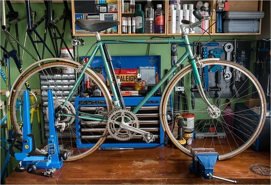 Hennie-Kuiper-HK276-1976-TI-Raleigh-Road-Bike.webp