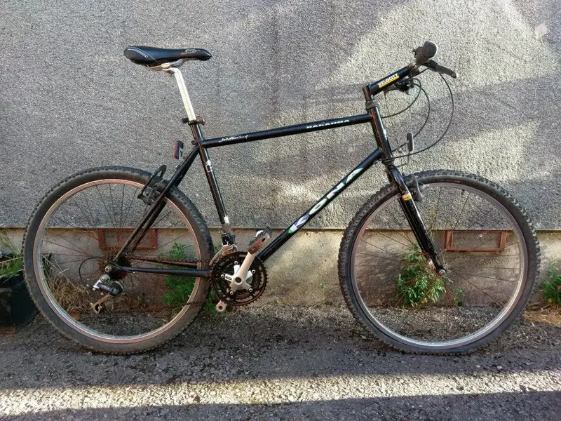 1992 Hahanna 21 Black.jpg