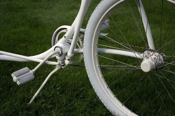 olli-erkkila-forkless-bicycle-cruiser3-600x399.webp