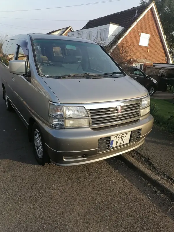 elgrand 2.jpg