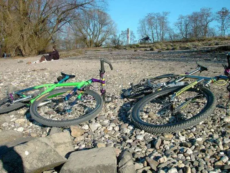 4297KIF_2323ti_bike.jpg