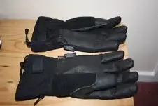 glove2.webp