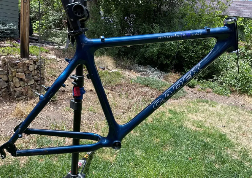 Giant Cadex total carbon frame_1.jpg