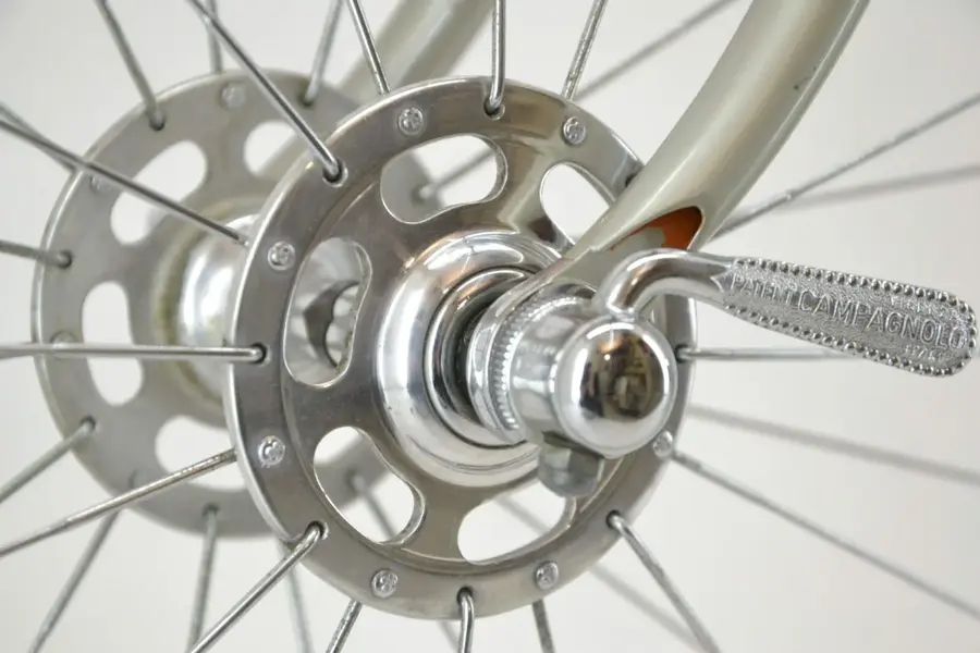 Rivola-Silver-40-scaled-scaled.webp