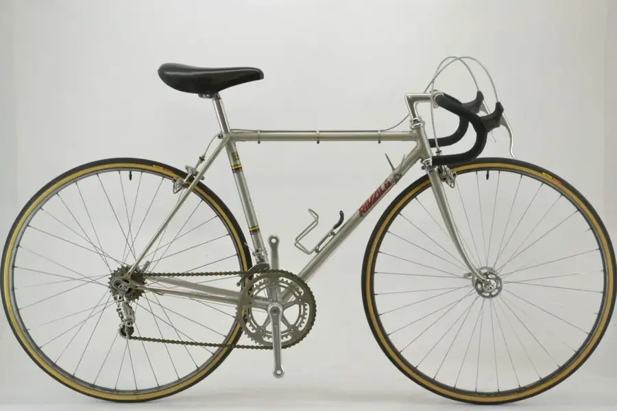 Rivola-Silver-08-scaled-scaled.webp
