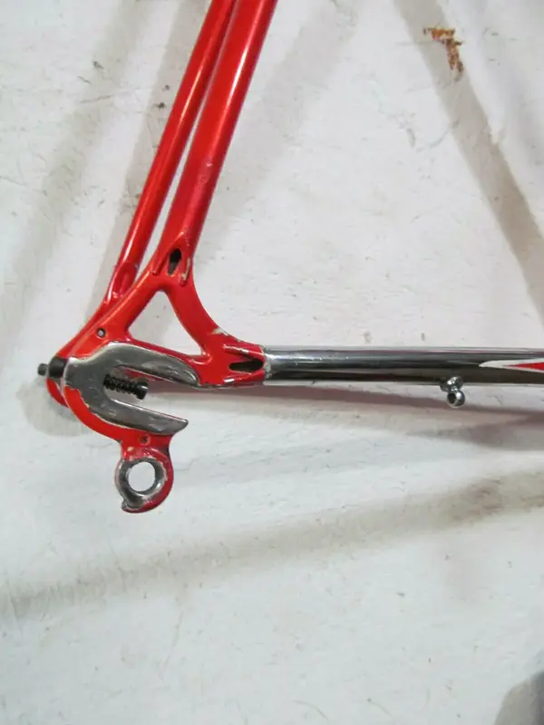 Rivola 10 telaio rosso porta catena columbus (7).webp