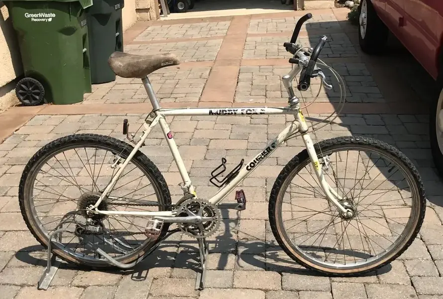 muddyFoxCourier_1987.JPG muddyFoxCourier_1987.JPG