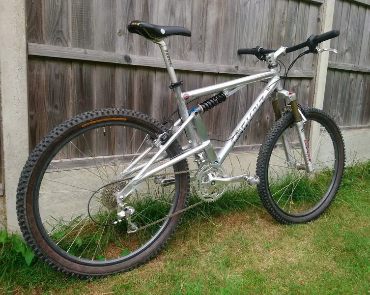 96 Santa Cruz Heckler | Retrobike
