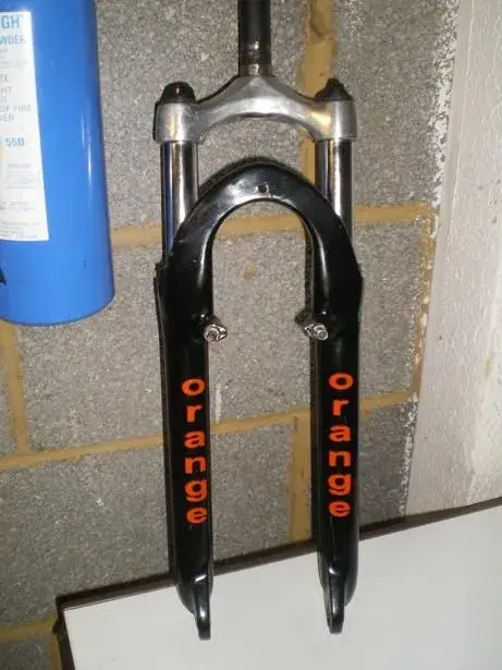1 inch steerer suntour basic fork.webp