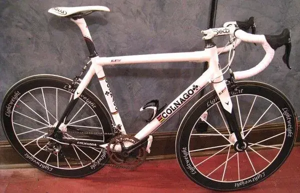 white-palace-colnago-eps-complete-bike-600x387.webp