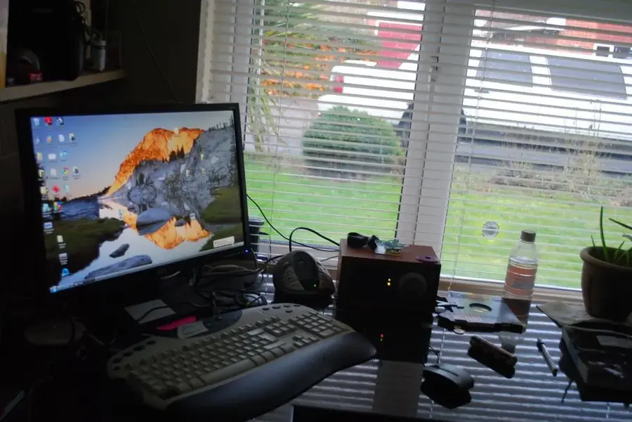 messy desk.webp