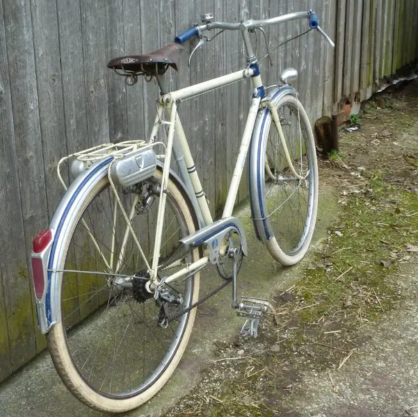 50s Peugeot4.webp
