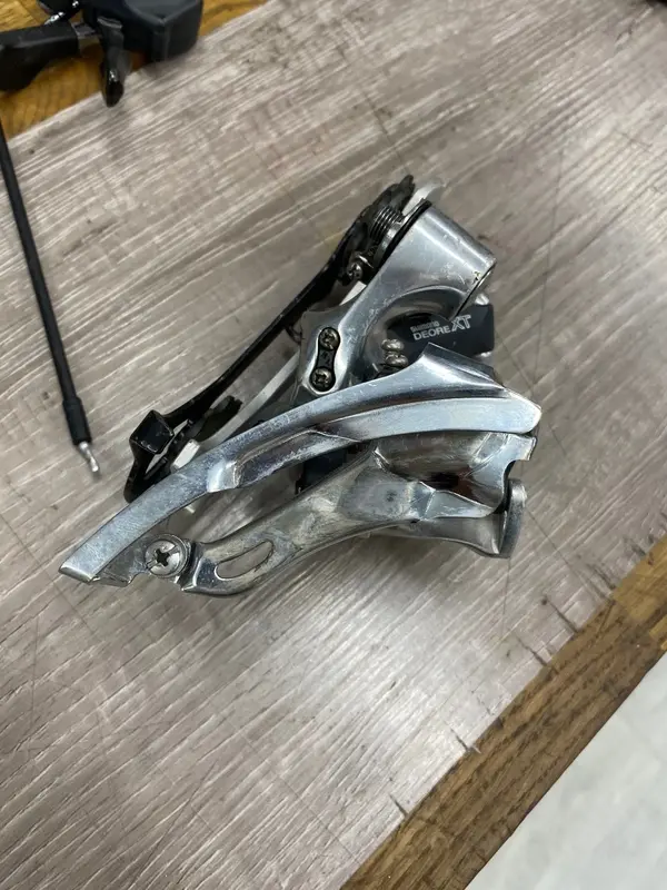 xt front mech.webp