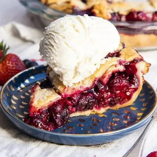 Mixed-Berry-Pie-4-500x500.webp