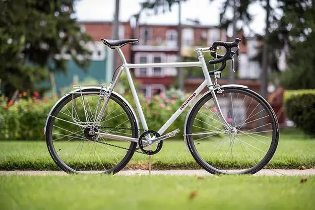 bishop-bikes-di2-commuter-1.webp