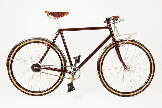 sven-cycles-rouge-noir-roadster-1.webp