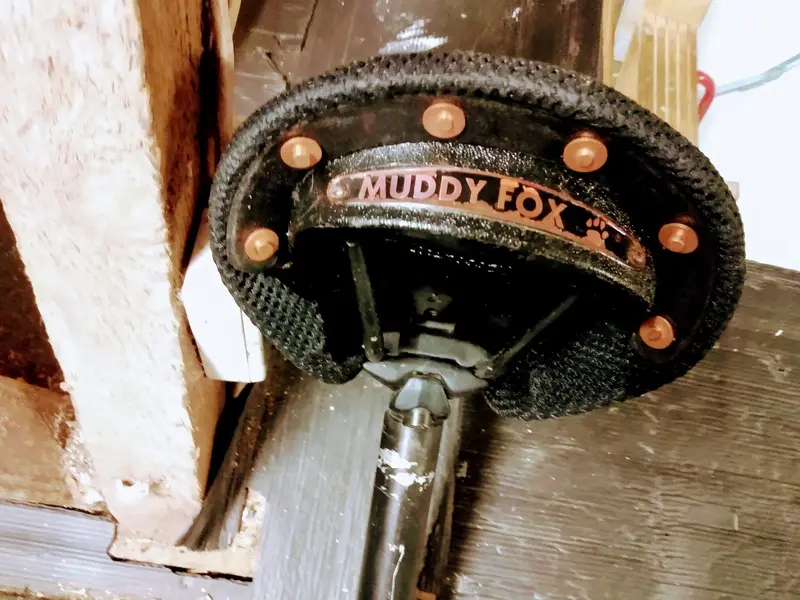 muddy fox saddle.webp