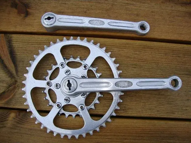 Stronglight chainset 1.webp