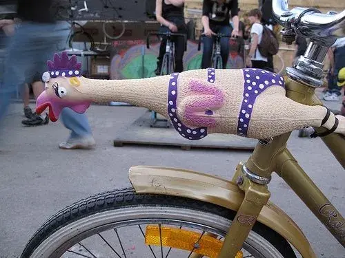 rubber-chicken-candycranks.webp