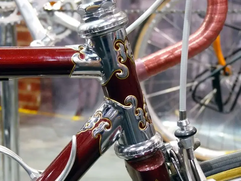 belinky-red-bike04.webp