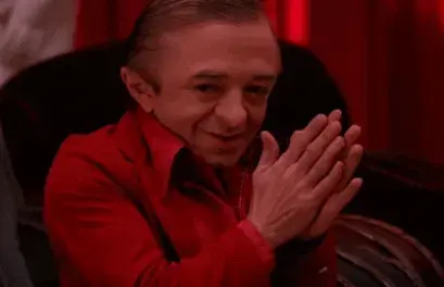 twin-peaks-sneaky.gif