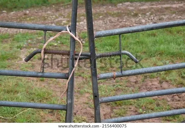 close-two-fivebar-steel-farm-600w-2156400075.webp