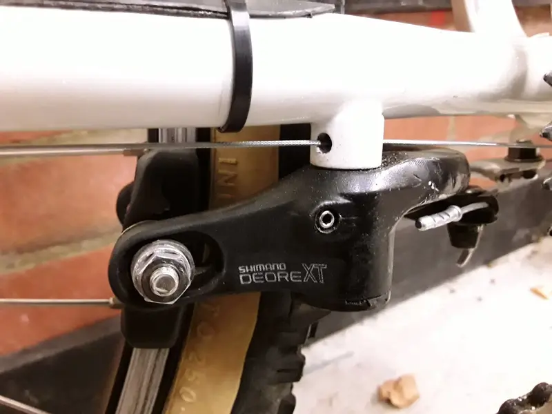 Chainstay brakes outlet