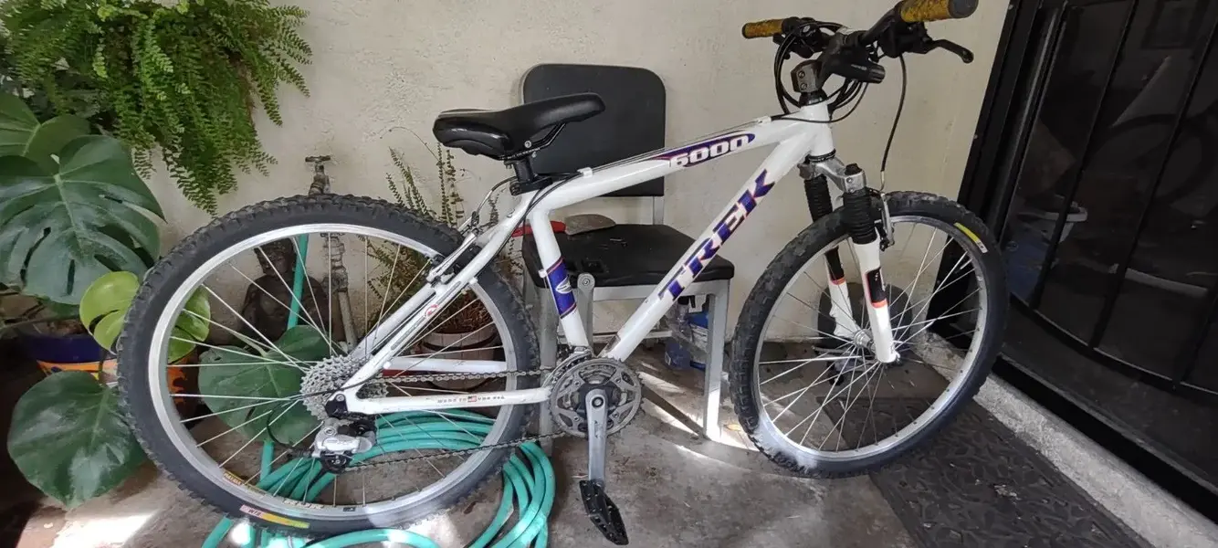 Restomod 2000 Trek 6000 WSD Retrobike