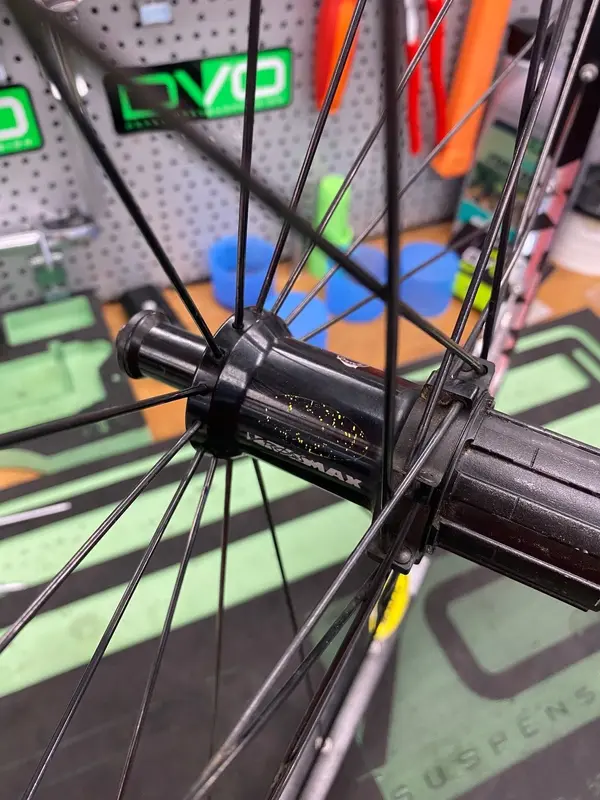 crossmax re hub.webp
