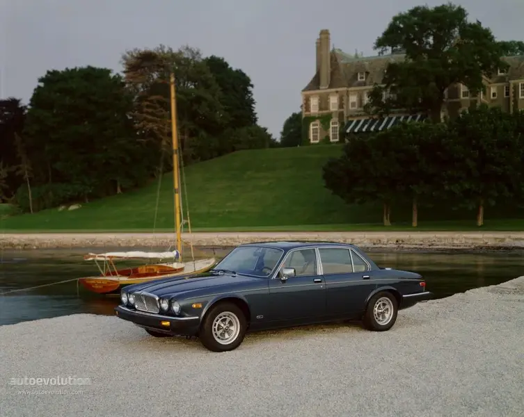 JAGUARXJ-3495_1.webp