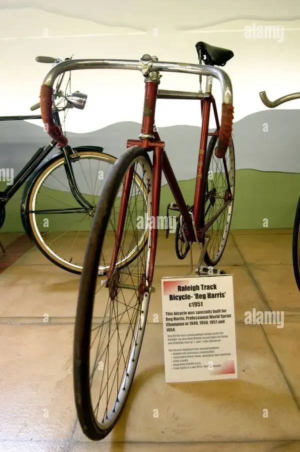 raleigh-track-bike-at-wollaton-hall.jpg