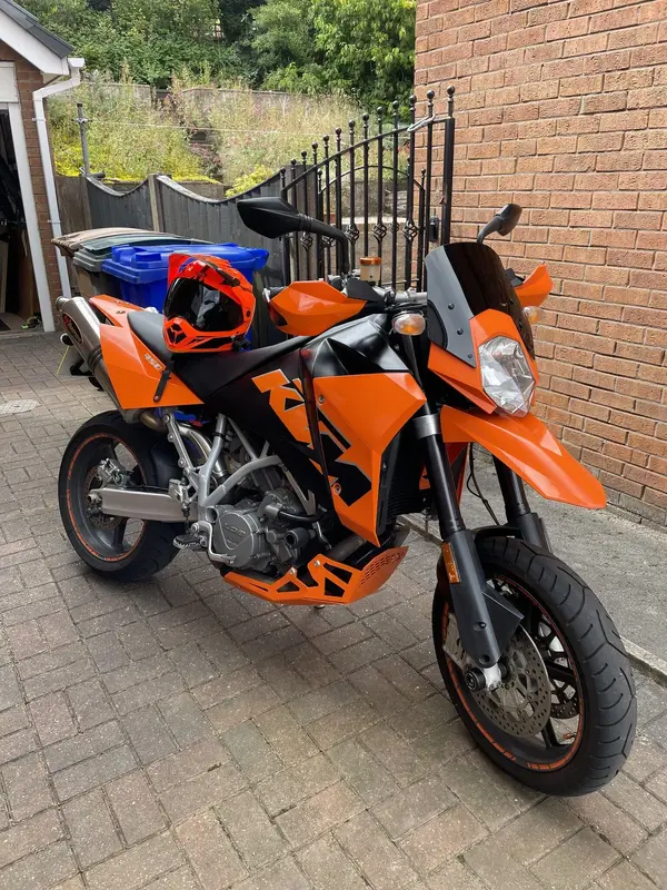 KTM 950SM.webp