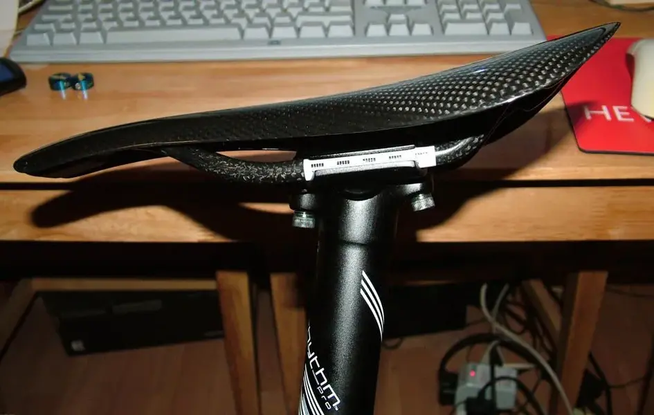 carbon saddle.webp