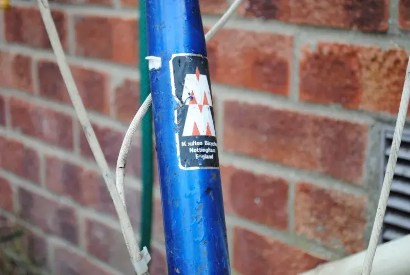 moulton headbadge.webp