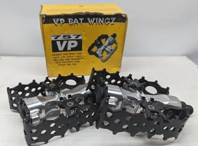 VP 757 bat wingz.webp