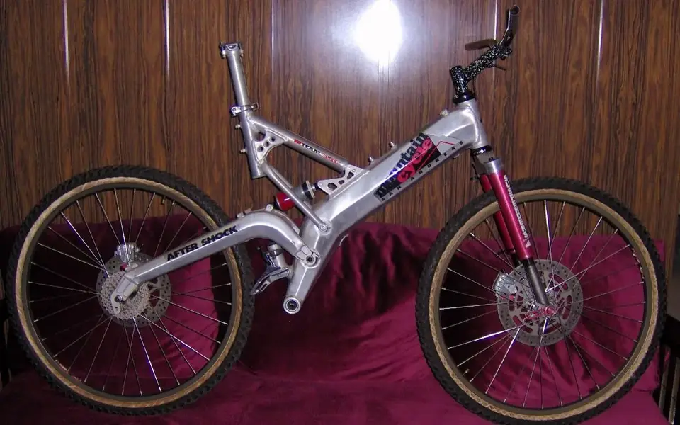 bicicleta-mountain-caloi-D_NQ_NP_12196-MLB20055174341_022014-F.jpg bicicleta-mountain-caloi-D_NQ_NP_12196-MLB20055174341_022014-F.jpg